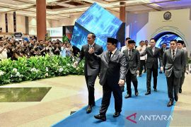 Seskab: Tanggul laut proyek vital lindungi pantai utara Jawa dari rob