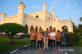 Kunker ke Siak, Hendry Munief dan Bupati Afni Gagas Kawasan Strategis Pariwisata Nasional (KSPN) Kota Siak