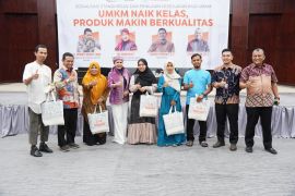Anggota Komisi VII DPR jaring ratusan UMKM Pekanbaru untuk naik kelas