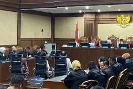Terbukti suap dan gratifikasi, Zarof Ricar divonis 16 tahun penjara