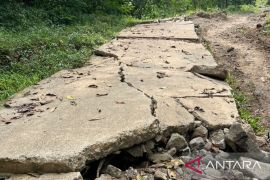 BPBD: Ratusan rumah rusak akibat pergeseran tanah di Cianjur