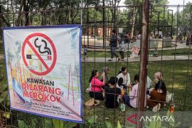 Di Taman Mahoni, empat CCTV dan lampu penerang sudah terpasang