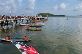 Polda Kepri lestarikan lomba sampan Ketinting sambut Hari Bhayangkara