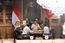 Seskab Teddy: Prabowo terima telepon Presiden Korsel, sepakat perkuat bilateral