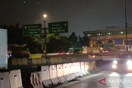 Banjir di jalan Tol Jakarta-Tangerang berangsur surut