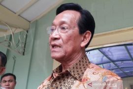 Sultan HB X minta wisatawan patuhi larangan mandi di Parangtritis