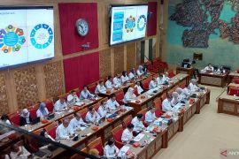Menbud sebut penulisan sejarah untuk pemersatu bangsa