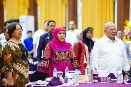 Khofifah paparkan keunggulan Jatim saat terima Komite II DPD RI
