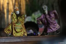 Pertunjukan wayang potehi HUT Perguruan Taman Siswa