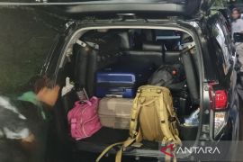 KPK bawa tiga koper dari penggeledahan kediaman Plt Kadis PUPR Madina
