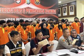 Ditresnarkoba Polda Kepri gagalkan pengiriman 5,7 kg MDMB-4en-Pinaca