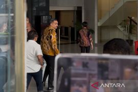 Menteri UMKM tiba di KPK untuk klarifikasi surat dinas istri ke Eropa