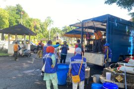 Kemensos kirim bantuan dan bikin dapur umum bagi korban banjir Mataram