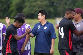 Owen luncurkan Cenderawasih Karsa untuk bantu potensi sepak bola Papua