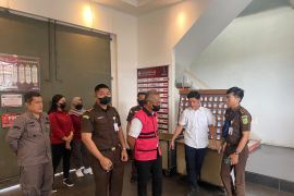 Kejari tahan mantan Pj Wali Kota Singkawang terkait kasus korupsi