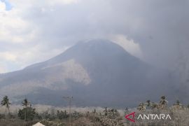 Badan Geologi: Aktivitas Gunung Lewotobi masih tinggi, statusnya Awas