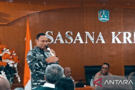 TNI AL siapkan kapal KRI Mata Bongsang untuk upacara bawah laut HUT RI