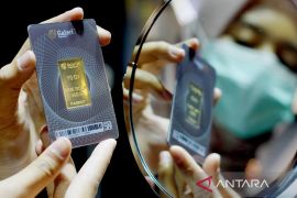 Harga emas Antam hari ini melonjak jadi Rp1,946 juta/gram