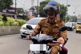 Polisi tilang wakil wali kota karena bonceng anak tanpa helm
