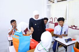 Khofifah komitmen kawal visi Presiden putus kemiskinan lewat SR
