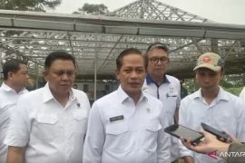 Menteri LH tinjau pembongkaran bangunan setelah banjir Puncak