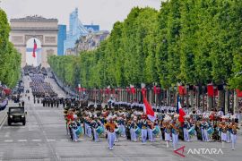 Politik kemarin, Prabowo hadiri Bastille Day hingga ODGJ dapat bansos