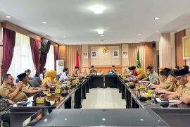 Pemprov Bengkulu distribusikan bantuan logistik pendidikan ke Enggano