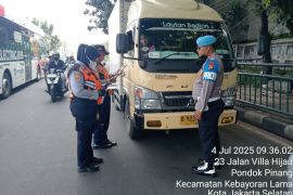 Jaksel gencarkan sosialisasi larangan truk ODOL melalui Lintas Jaya