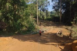 Sejak kemerdekaan RI kampung Sentalang belum teraliri listrik