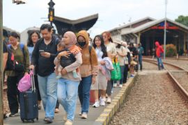 Jumlah Penumpang Kereta Api Di Daop 3 Cirebon Meningkat Selama Liburan Sekolah