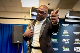 Jones ingin hadapi siapa pun juara kelas berat saat UFC Gedung Putih