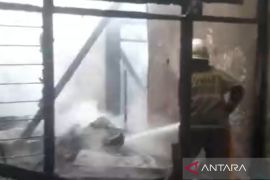 Korsleting listrik diduga jadi penyebab kebakaran rumah di Kalideres