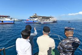 Menhub: KNKT lakukan investigasi penyebab kebakaran KM Barcelona V