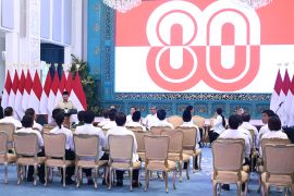 Politik sepekan, Logo HUT ke-80 RI hingga transfer data Indonesia-AS