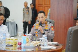 Kapolri instruksikan Polda Riau untuk merespons cepat karhutla