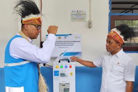 Bahlil sebut Program Lisdes akselerasi pemerataan listrik PLN di Papua