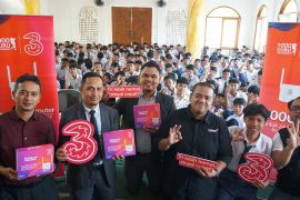 Tri dan 1.000 Guru Foundation buka akses digital di pelosok negeri