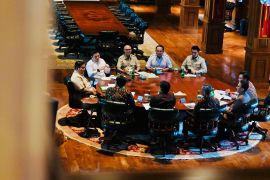 Presiden Prabowo rapat dengan Luhut, beri arahan DEN jaga pertumbuhan
