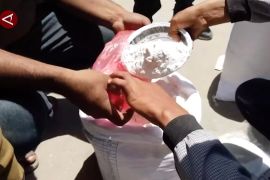 Kelangkaan tepung perparah penderitaan warga Gaza di tengah konflik