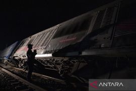 KAI kerahkan  13 bus angkut penumpang dari Stasiun Tegal