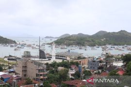 BMKG imbau warga pakai masker waspadai abu vulkanik Gunung Lewotobi
