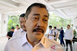 Menteri Imipas sudah minta bantuan Malaysia buru Riza Chalid