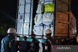 TNI AL gagalkan penyelundupan enam kontainer