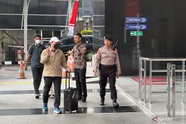 Bupati Kolaka Timur, Sultra, tiba di Gedung Merah Putih KPK