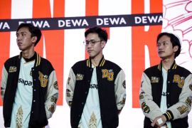 Dewa United Esports lepas Azura