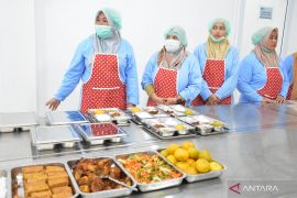 Puluhan siswa SD Tembilahan alami keracunan usai santap Makan Bergizi Gratis