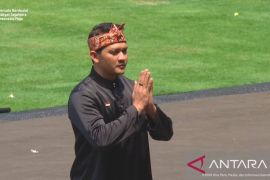 Iko Uwais unjuk kemampuan di hadapan Presiden RI