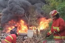 Korban tewas sumur minyak terbakar di Blora jadi tiga orang