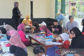 Melukis bareng ekologi di Kampung Satwa