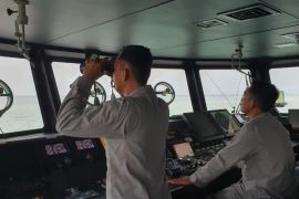 Tim SAR perluas cari 8 ABK Osela tenggelam di Laut Gelasa